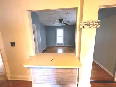 Open between Kitchen and Dinning RM
