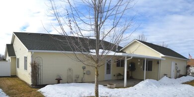 908 Golden Ct, Medical Lake, WA 99022 - photo 3