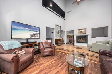 308 Redstart Rd, Naperville, IL 60565 - photo 3