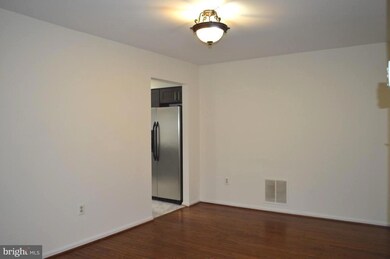 6812 Earthstar Ct, Springfield, VA 22152 - photo 6