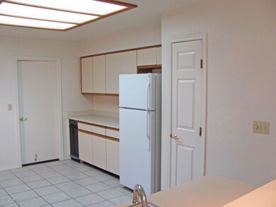 226 E Horizon Cir unit 104, Tucson, AZ 85737 - photo 7