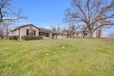 1313 N Preston St, Ennis, TX 75119 - photo 5