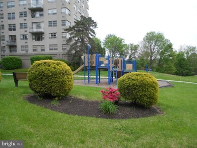 Radnor House unit 706, Bryn Mawr, PA 19010 - photo 3