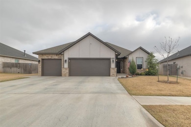 4716 Bermuda Dr, Mustang, OK 73064 - photo 2