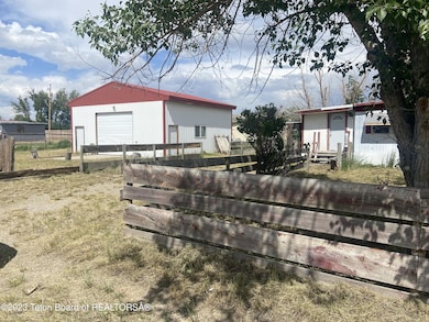 477 Pine St, La Barge, WY 83123 - photo 4