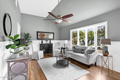 225 Crestview Dr Middletown NJ-large-004