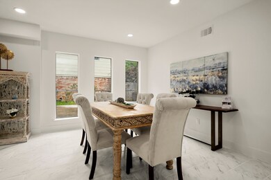 Large and spacious dining room