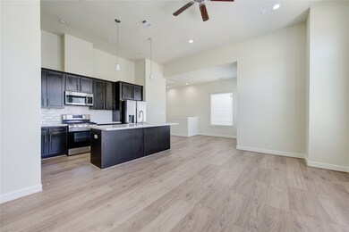 136 Knightsbridge Park Ln, Houston, TX 77018 - photo 6