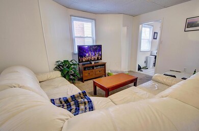 525-A Living room