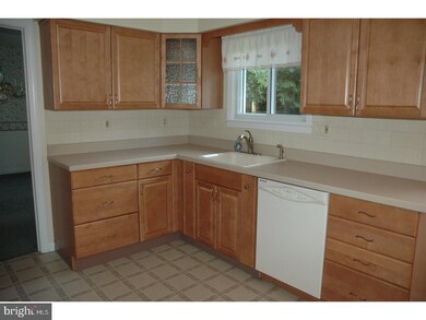 1611 Riversedge Dr, Delanco, NJ 08075 - photo 5