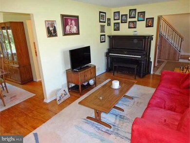 21 Bernard Dr, Morrisville, PA 19067 - photo 3