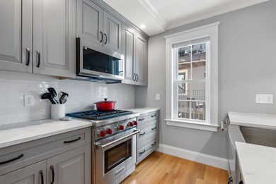 5-9 Franklin St unit 5, Boston, MA 02110 - photo 2