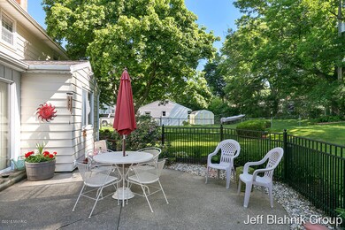 1820 Emerald Ave NE, Grand Rapids, MI 49505 - photo 6