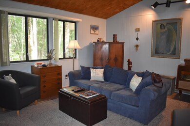 800 Boulder Ct S, Lords Valley, PA 18428 - photo 2