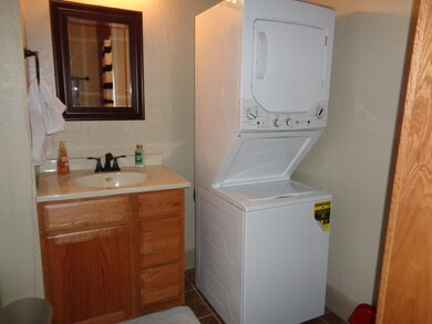 403 1st St SE, Mandan, ND 58554 - photo 5