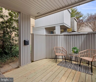 1808 N Shore Ct, Reston, VA 20190 - photo 3