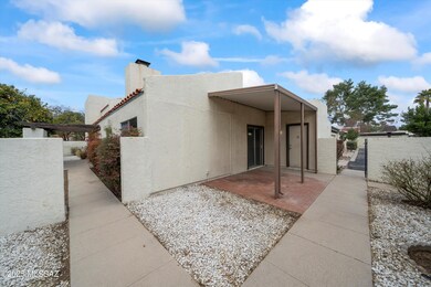04-Front Courtyard