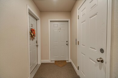 829CanadaAveu23_0011