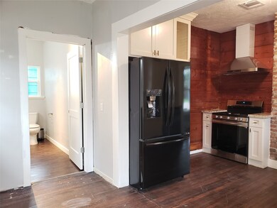 212 Northwood St, Houston, TX 77009 - photo 5