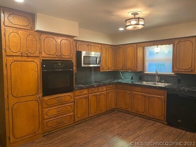 2002 Cardinal Ln, McAlester, OK 74501 - photo 6