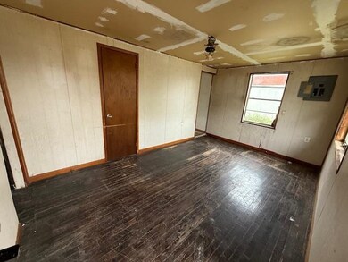 2620 Isaac St, Houma, LA 70363 - photo 2