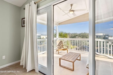 28-web-or-mls-2503 W 5th St-26