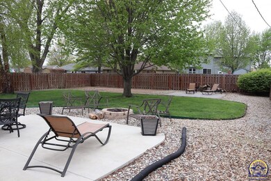 2813 SW Dukeries Rd, Topeka, KS 66614 - photo 6