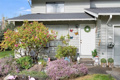 931 120th St SW unit A & B, Everett, WA 98204 - photo 2