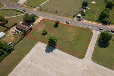 1047 N Main St, Springtown, TX 76082 - photo 6