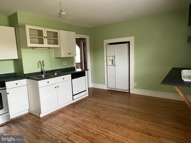1669 Old Schuylkill Rd unit 2ND FLOOR, Spring City, PA 19475 - photo 5