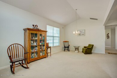 04family_room