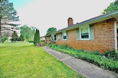 3867 Noe Bixby Rd, Columbus, OH 43232 - photo 2