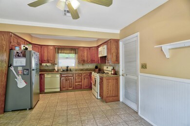 76 Cypress Ln, Matawan, NJ 07747 - photo 6