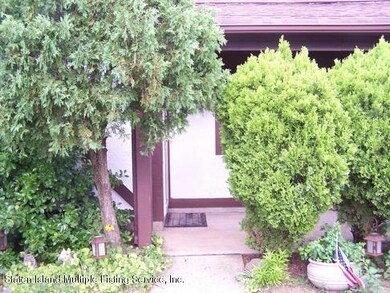 97 Parkview Loop front
