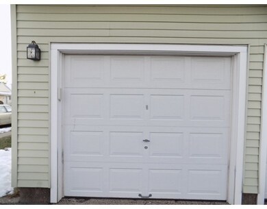 40 Meadowlark Ln unit 40, Chicopee, MA 01022 - photo 6