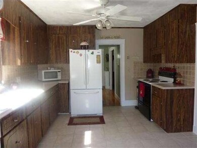 11 Coolidge St, Everett, MA 02149 - photo 7