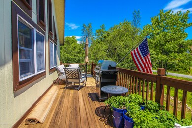 3104 W Clover Ct, Long Pond, PA 18334 - photo 4