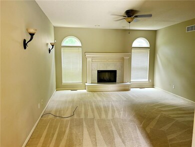 9414 Swarner Dr, Lenexa, KS 66219 - photo 4