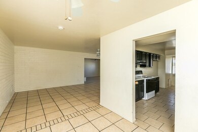 4810 N 57th Dr-6
