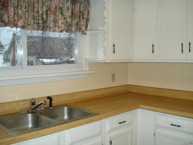 127 E Goepp St unit 2, Bethlehem, PA 18018 - photo 4