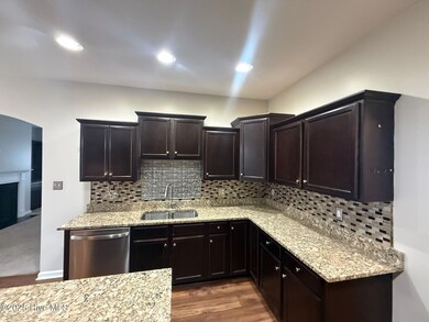 700 Stafford Ln, Jacksonville, NC 28546 - photo 4