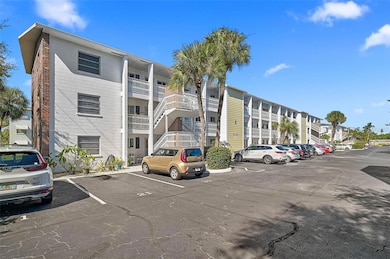 5940 Easy St unit K31, Bradenton, FL 34207 - photo 2