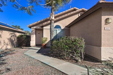 661 N Joshua Tree Ln-4