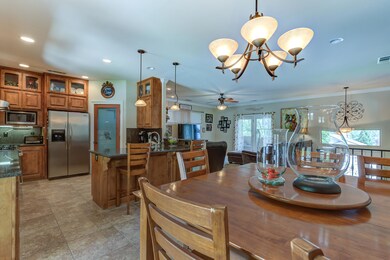 Kitchen/Dining Area