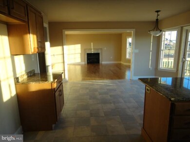 3096 Saint Andrews Dr, Chambersburg, PA 17202 - photo 6