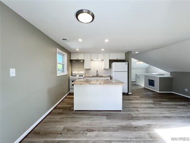 RENOVATED THRU-OUTWITH NUTRAL COLORS