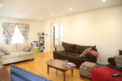 320 Quinobequin Rd, Waban, MA 02468 - photo 3