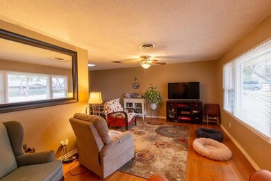 537 Hurstview Dr, Hurst, TX 76053 - photo 3