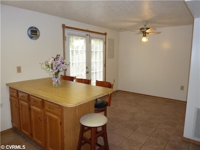 Breakfast Nook - Breakfast nook overlooks fenced i