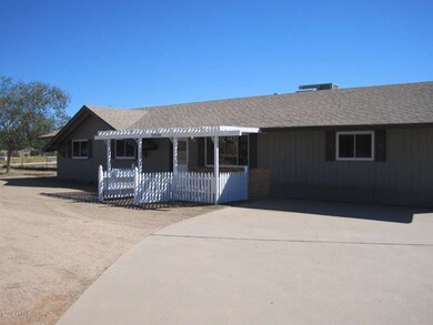 Front with view of driveway